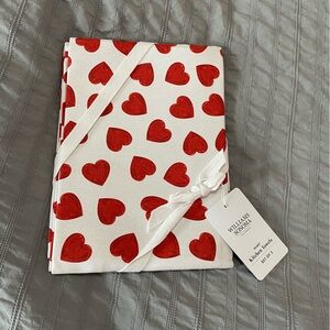 Williams Sonoma set of 2 Heart 100%cotton kitchen towels